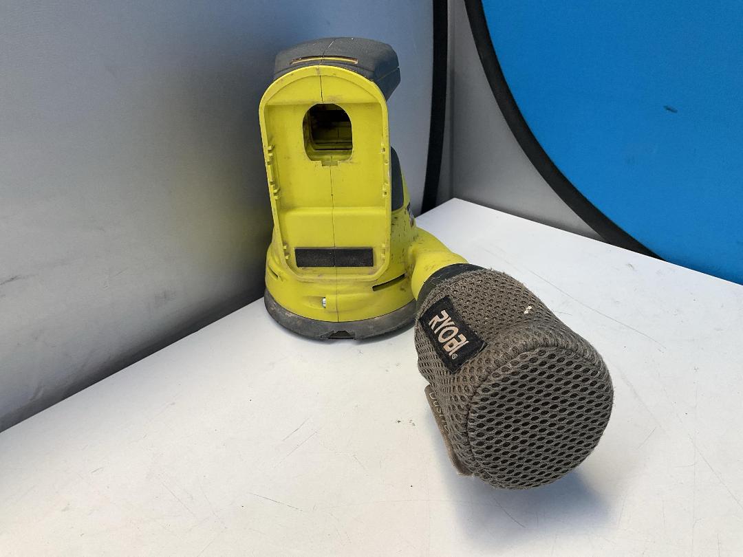 Photo '9' of Ryobi Orbital Sander - Model R18R0S - Skin Only