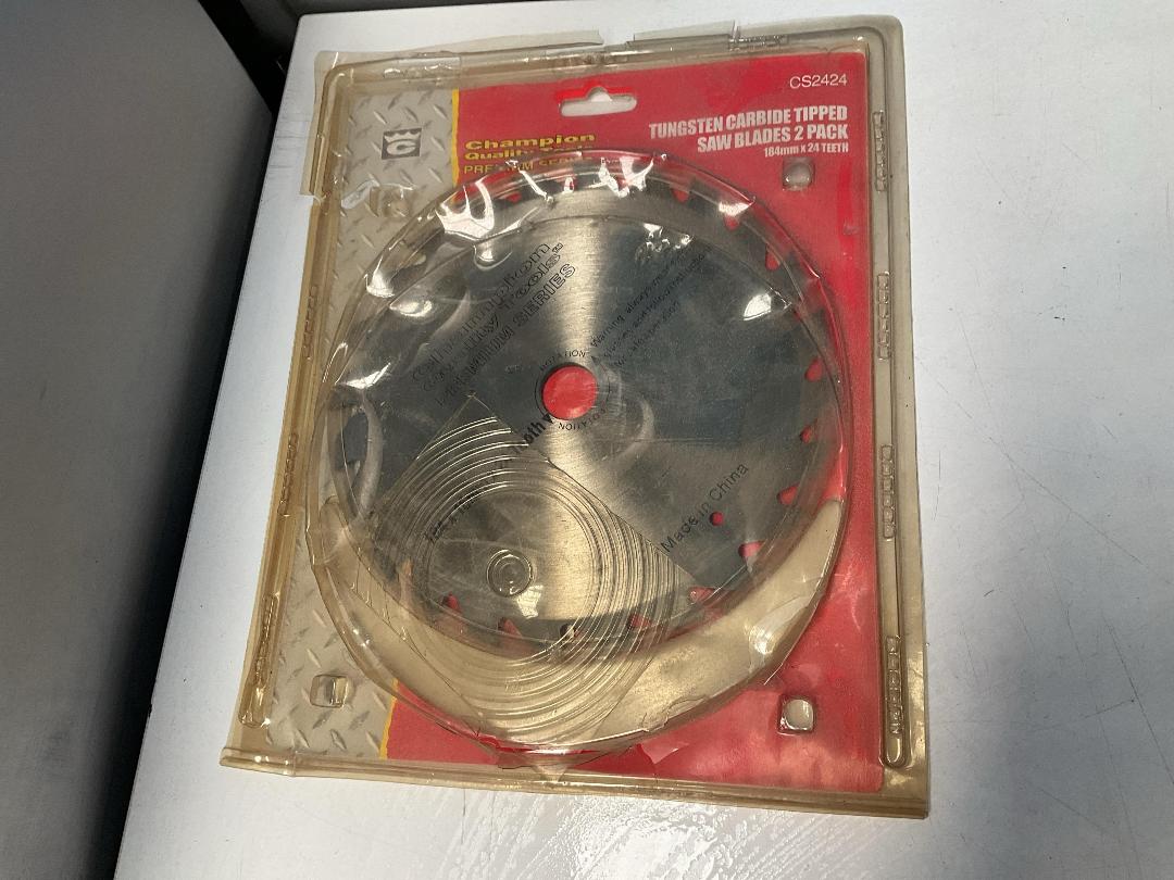 Photo '4' of Ryobi Handyline 185mm Circular Saw - Model HCS185 and 1x Champion Blade