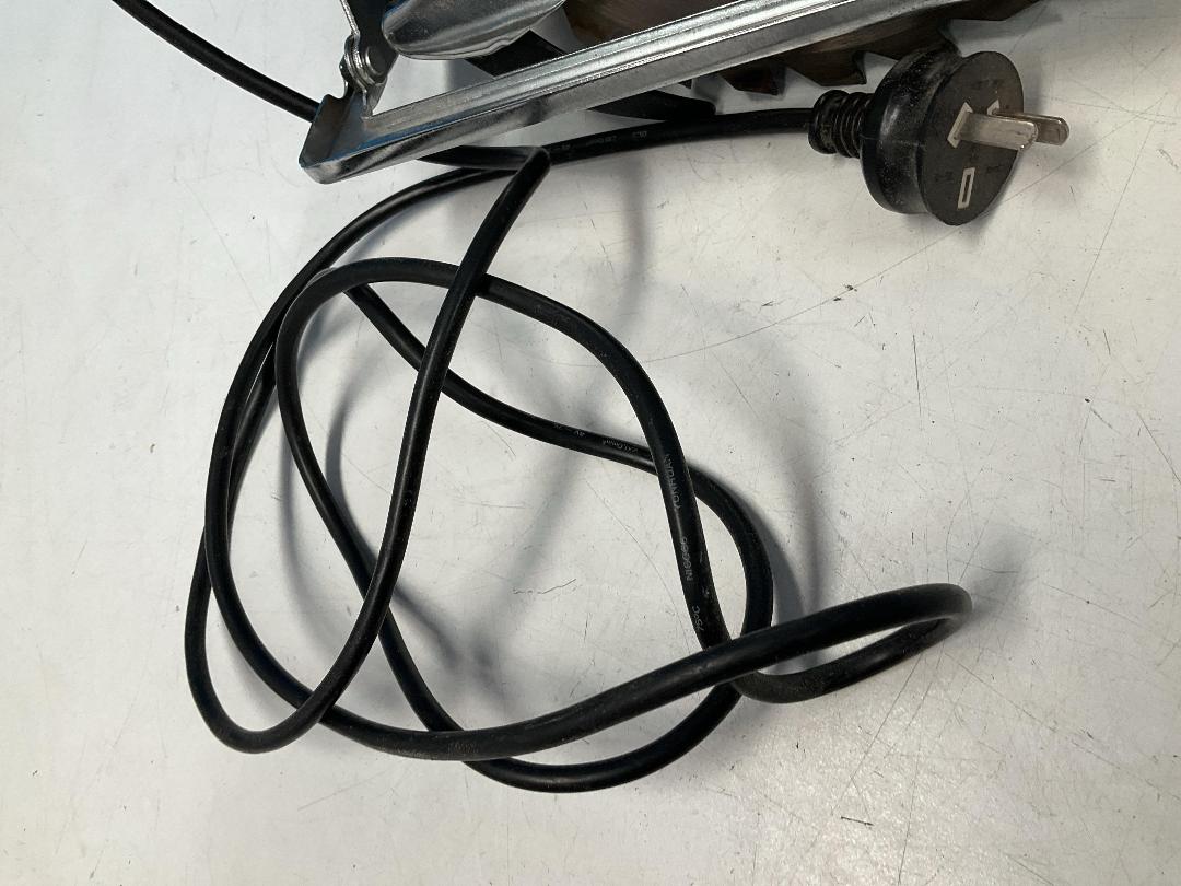 Photo '9' of Ryobi Handyline 185mm Circular Saw - Model HCS185 and 1x Champion Blade