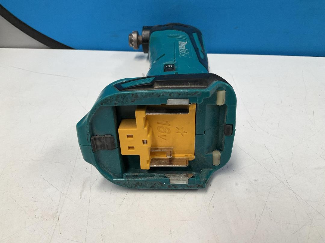 Photo '5' of Makita Multi Tool ( parts only) - Model BTM50  - Skin Only