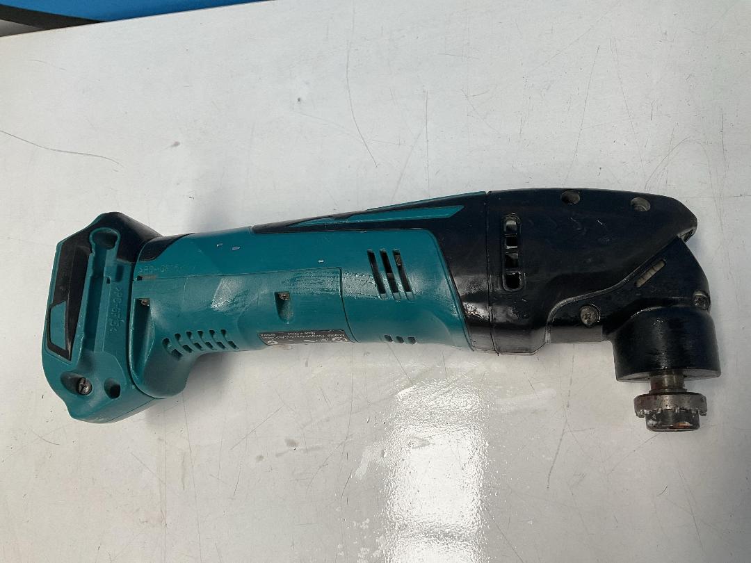 Photo '8' of Makita Multi Tool ( parts only) - Model BTM50  - Skin Only