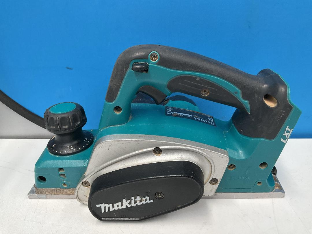 Photo '7' of Makita 82mm Planer - Model DKP180 - Skin Only Photo '7' of Makita 82mm Planer - Model DKP180 - Skin Only