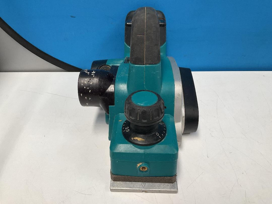 Photo '10' of Makita 82mm Planer - Model DKP180 - Skin Only Photo '10' of Makita 82mm Planer - Model DKP180 - Skin Only