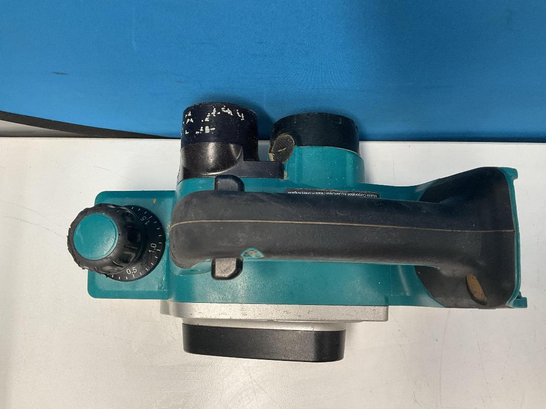 Photo '9' of Makita 82mm Planer - Model DKP180 - Skin Only Photo '9' of Makita 82mm Planer - Model DKP180 - Skin Only