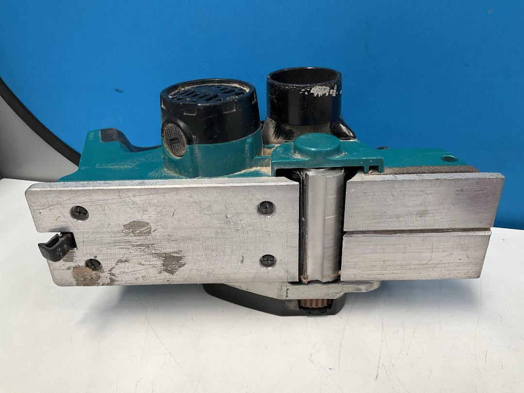 Photo '14' of Makita 82mm Planer - Model DKP180 - Skin Only Photo '14' of Makita 82mm Planer - Model DKP180 - Skin Only