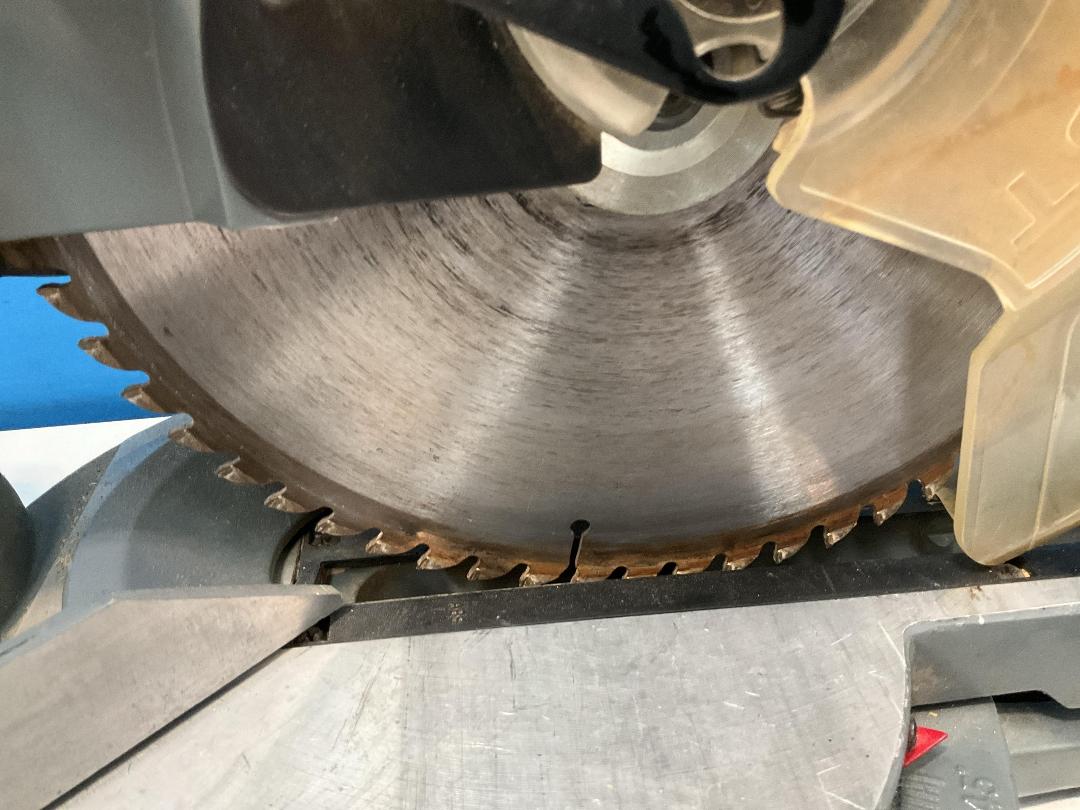 Photo '7' of Ozito 254mm (10”) Sliding Compound Mitre Saw - Model OZSCMS1600WA