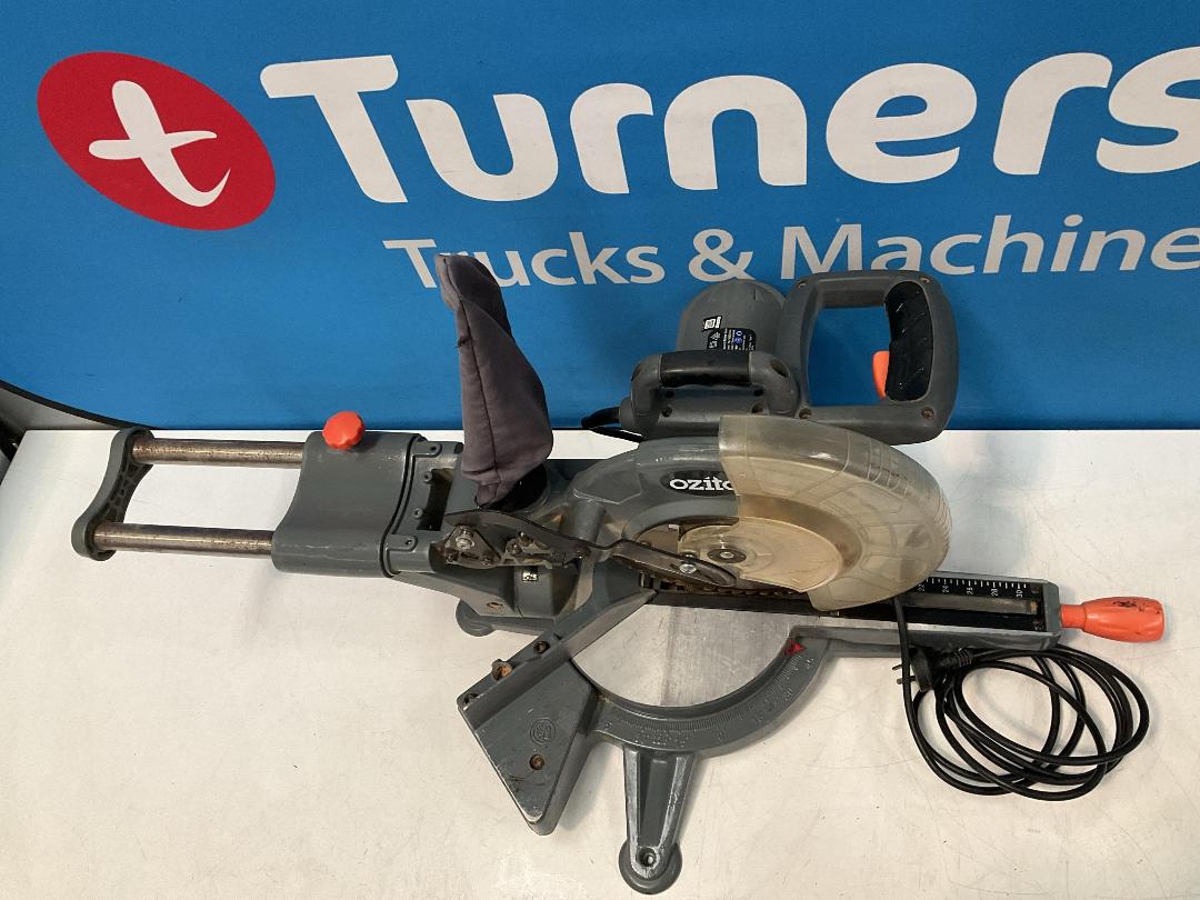 Photo '10' of Ozito 254mm (10”) Sliding Compound Mitre Saw - Model OZSCMS1600WA