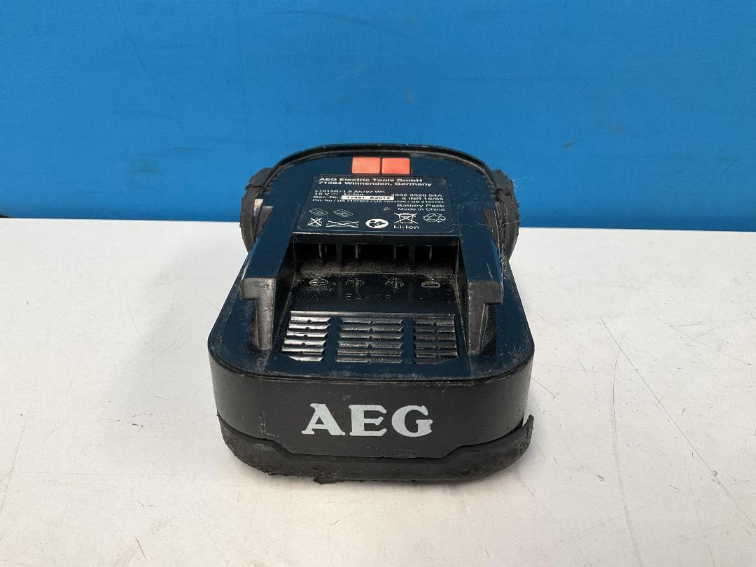 Photo '6' of AEG PRO 18V Lithium ION 1.5Ah Battery - Model L1815R