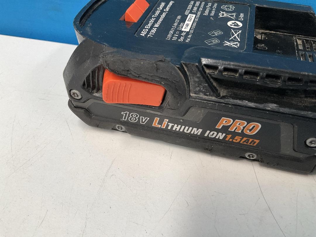 Photo '3' of AEG PRO 18V Lithium ION 1.5Ah Battery - Model L1815R