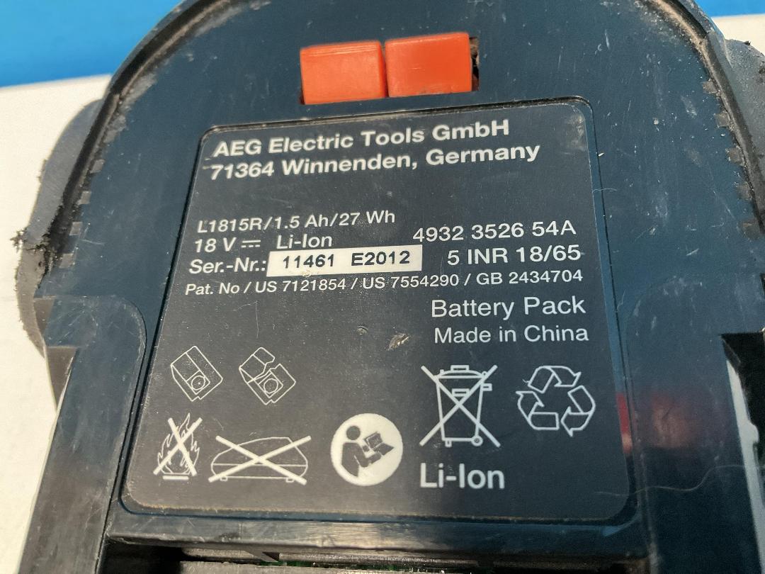 Photo '2' of AEG PRO 18V Lithium ION 1.5Ah Battery - Model L1815R