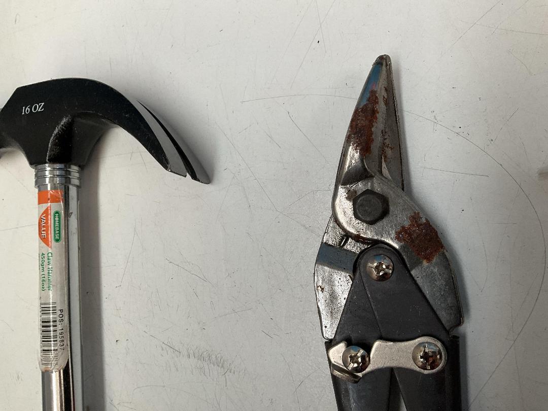 Photo '6' of Building Items Etc - Hammer, Saws, Garden Barbed Wire Etc