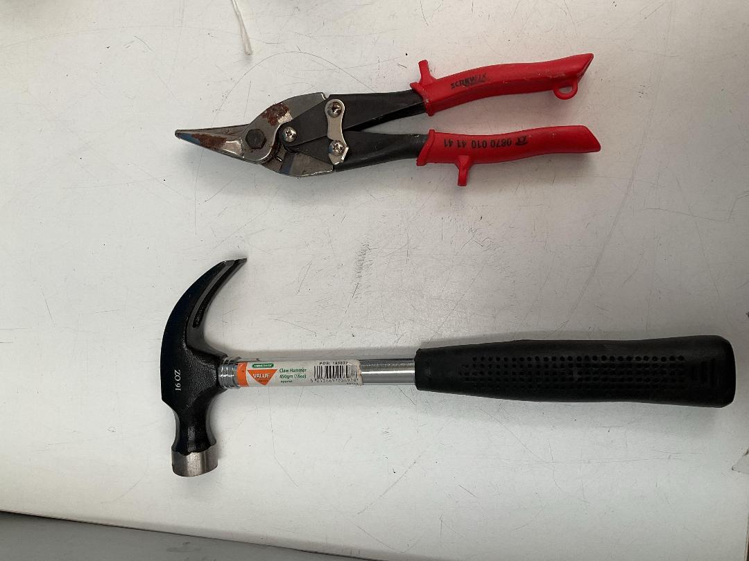 Photo '5' of Building Items Etc - Hammer, Saws, Garden Barbed Wire Etc