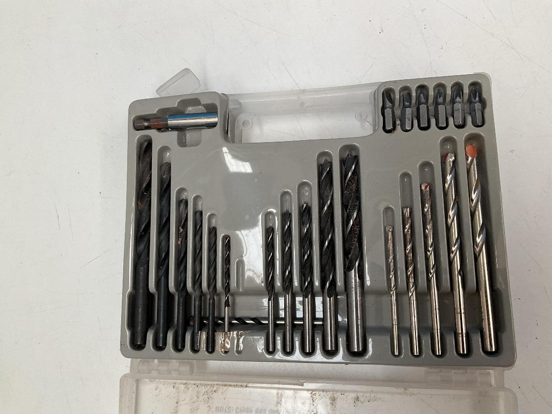 Photo '11' of Building Items Etc - Hammer, Saws, Garden Barbed Wire Etc