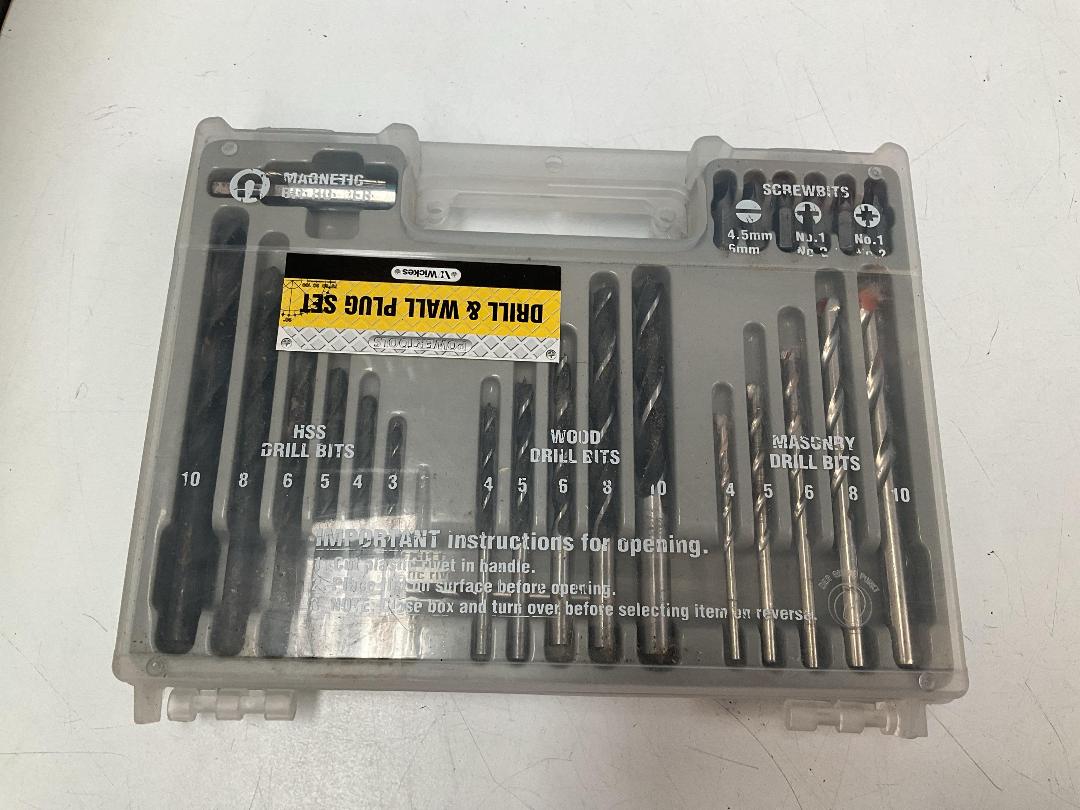 Photo '10' of Building Items Etc - Hammer, Saws, Garden Barbed Wire Etc