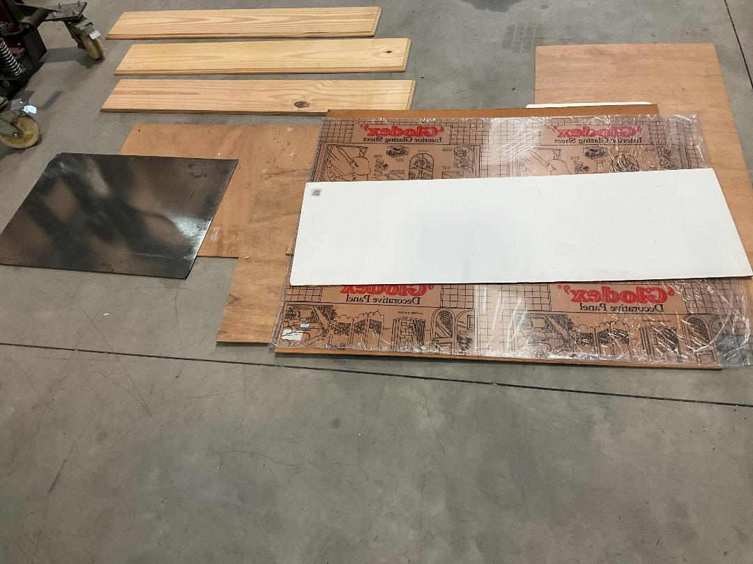 Photo '19' of Various Wooden-Like Incomplete Parts - Table Legs Etc Photo '19' of Various Wooden-Like Incomplete Parts - Table Legs Etc