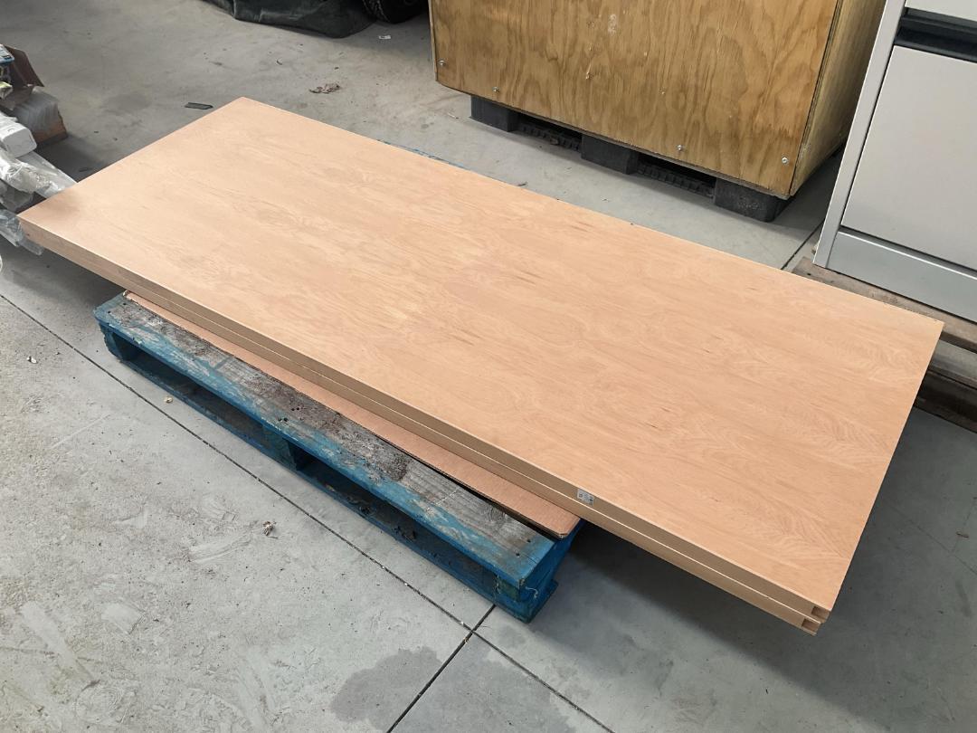 Photo '4' of Rimu Veneer H/C SQ CS Door - 1980x760x36 *RRP $456.55*