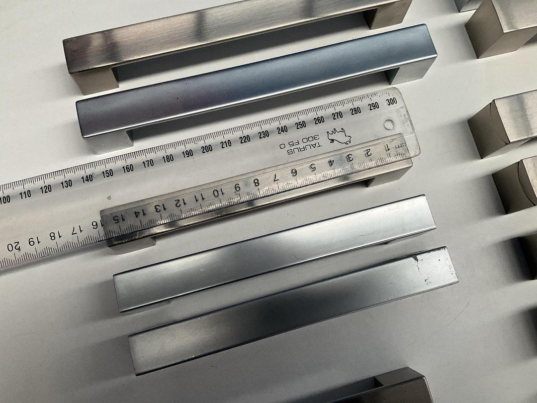 Photo '4' of Modern Thick Style Door / Cupboard Handles Photo '4' of Modern Thick Style Door / Cupboard Handles