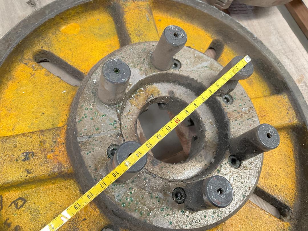 Photo '4' of Lathe Accessories - 4 & 3 Jaw Chucks , Flat Bed