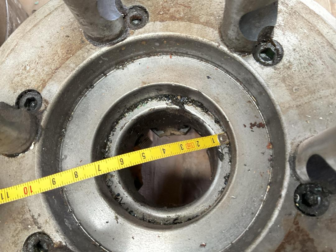 Photo '9' of Lathe Accessories - 4 & 3 Jaw Chucks , Flat Bed