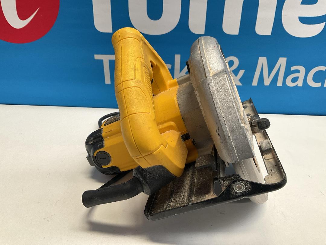 Photo '6' of DeWALT - 184mm Circular Saw