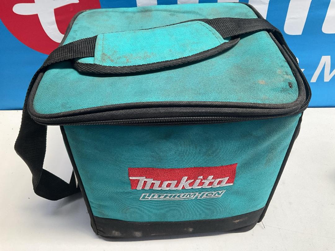 Photo '6' of Makita - 18V 125mm Random Orbital Sander (Skin Only) & Toolbag