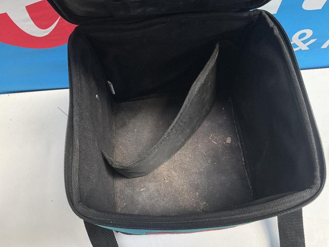 Photo '7' of Makita - 18V 125mm Random Orbital Sander (Skin Only) & Toolbag