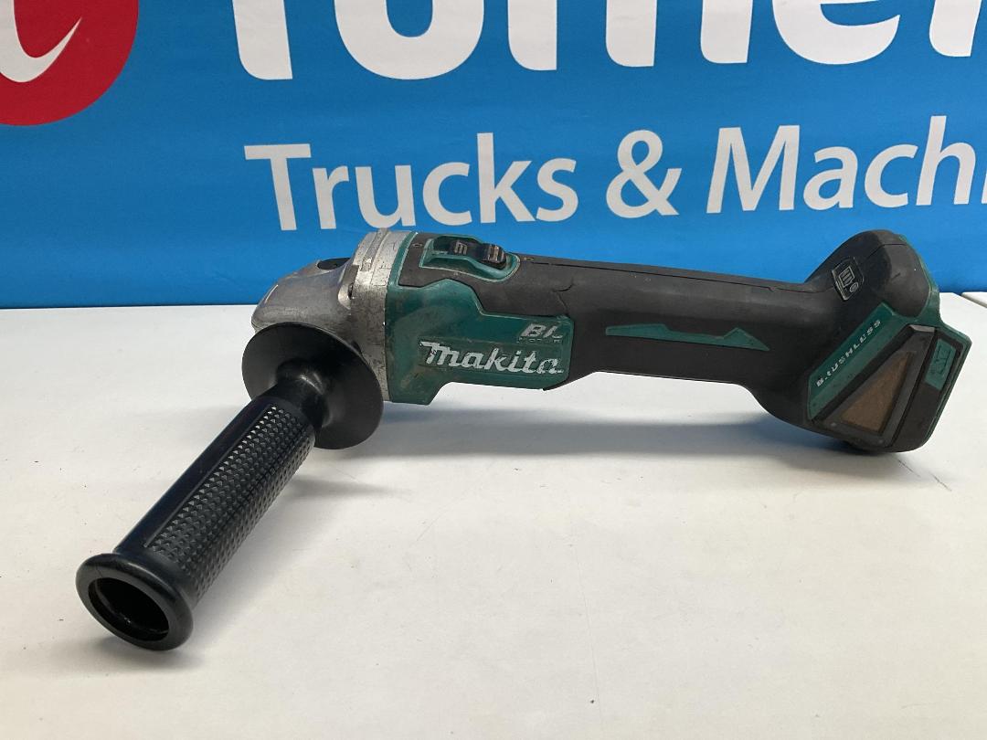 Photo '4' of Makita - 18V Brushless 125mm Slide Switch Angle Grinder (Skin Only)