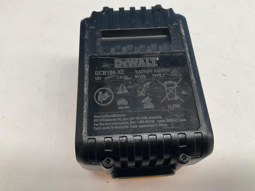 Photo '5' of DeWALT - XR 18V 5.0Ah Battery Pack Photo '5' of DeWALT - XR 18V 5.0Ah Battery Pack