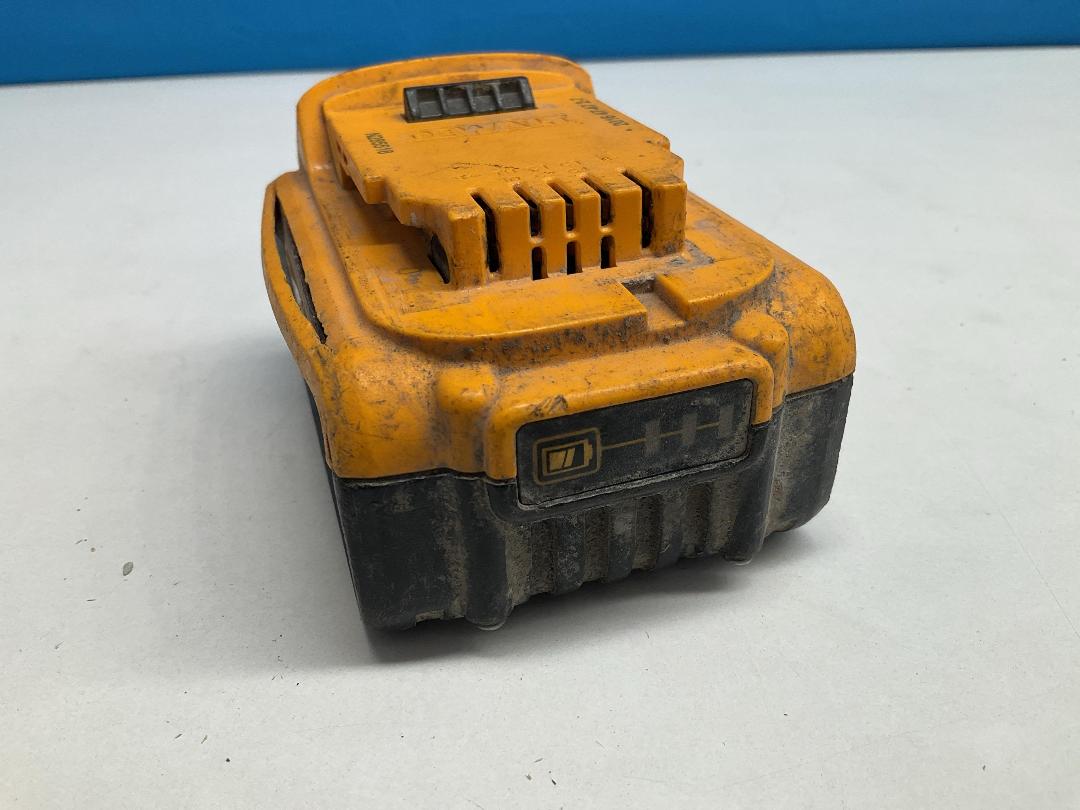 Photo '5' of DeWALT - XR 18V 4.0Ah Battery Pack Photo '5' of DeWALT - XR 18V 4.0Ah Battery Pack