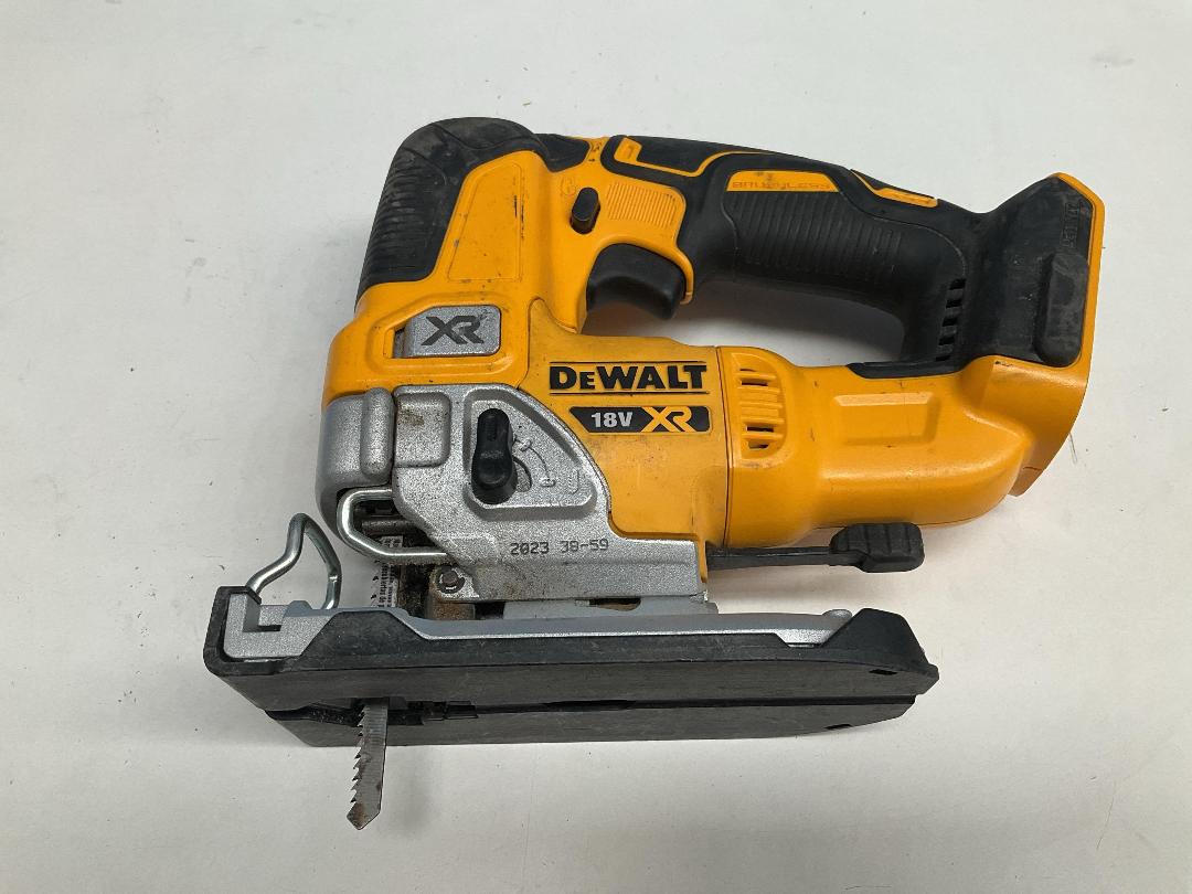 Photo '7' of DeWALT - 18V XR Brushless Jigsaw (Skin Only) Photo '7' of DeWALT - 18V XR Brushless Jigsaw (Skin Only)