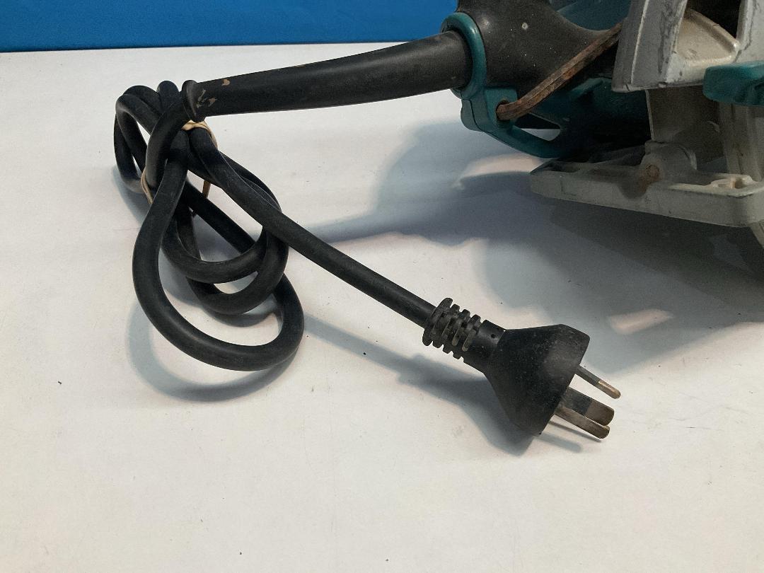 Photo '3' of Makita - 1800W 185mm Circular Saw - Model 5007MG
