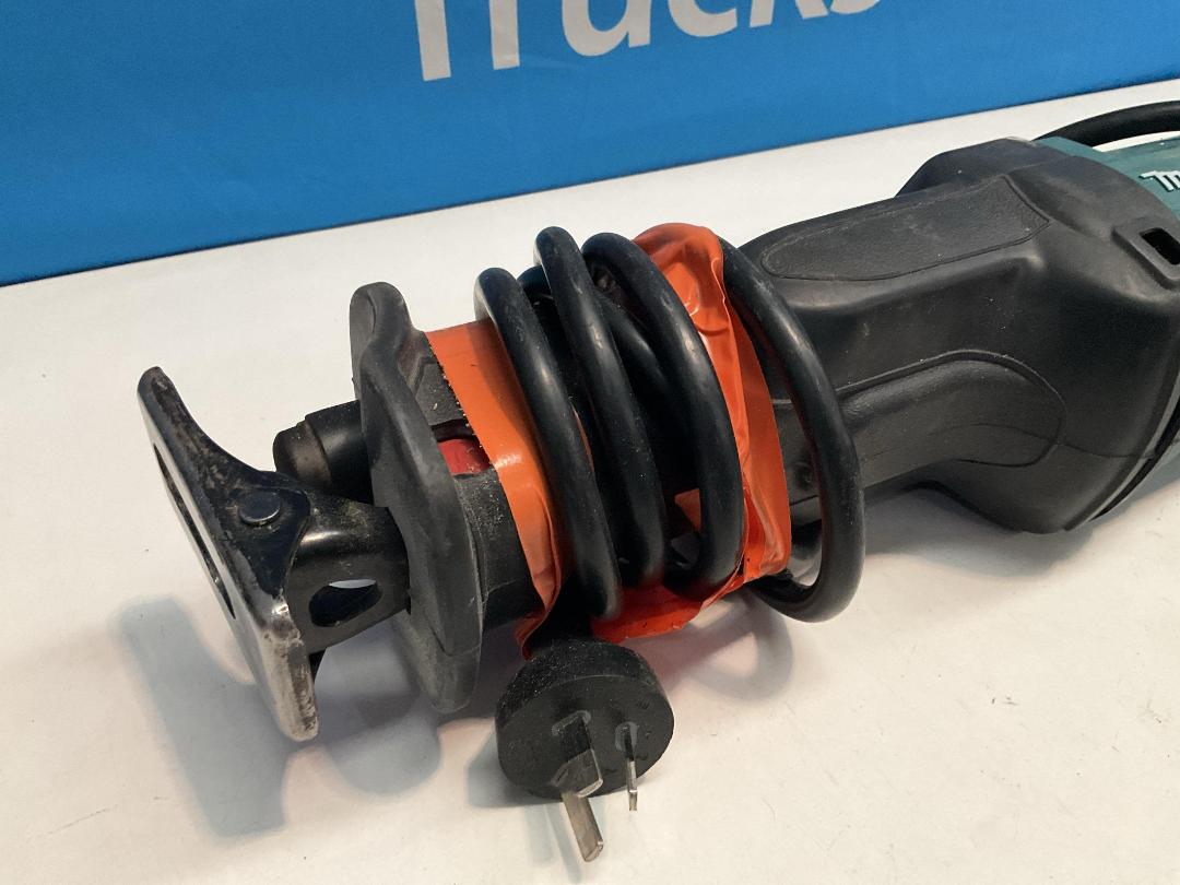 Photo '2' of Makita - 1010W 185mm Reciprocating Saw - Model JR3050T Photo '2' of Makita - 1010W 185mm Reciprocating Saw - Model JR3050T