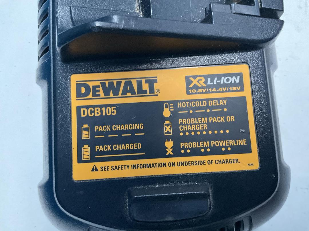 Photo '3' of DeWALT - DCB105 XR Li-Ion Batery Charger 10.8-18V