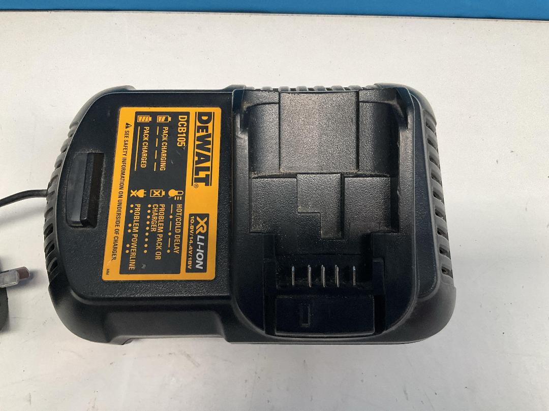 Photo '2' of DeWALT - DCB105 XR Li-Ion Batery Charger 10.8-18V