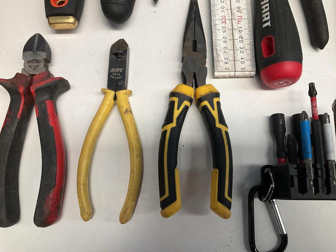 Photo '5' of DeWALT Toolbag w/ Assorted Tools - Snap-On Fuller Hart Etc