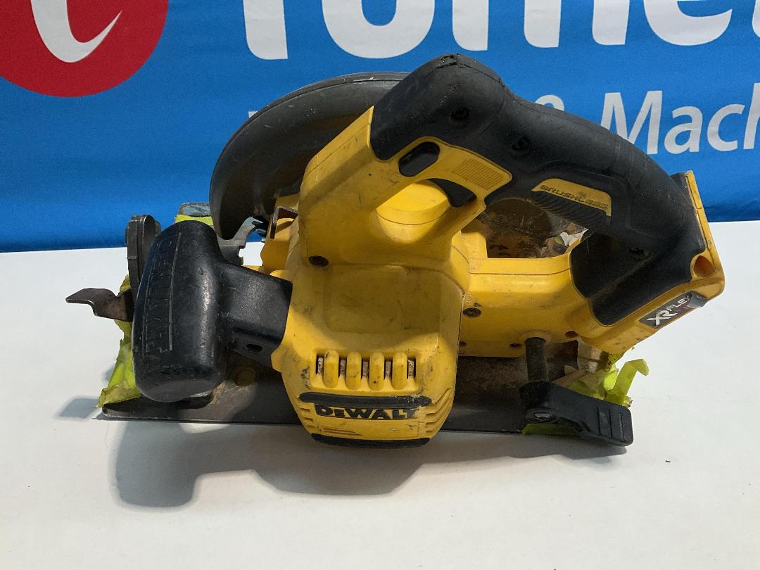 Photo '4' of DeWALT - 54V 184mm Circular Saw - DCS575 (Skin Only)