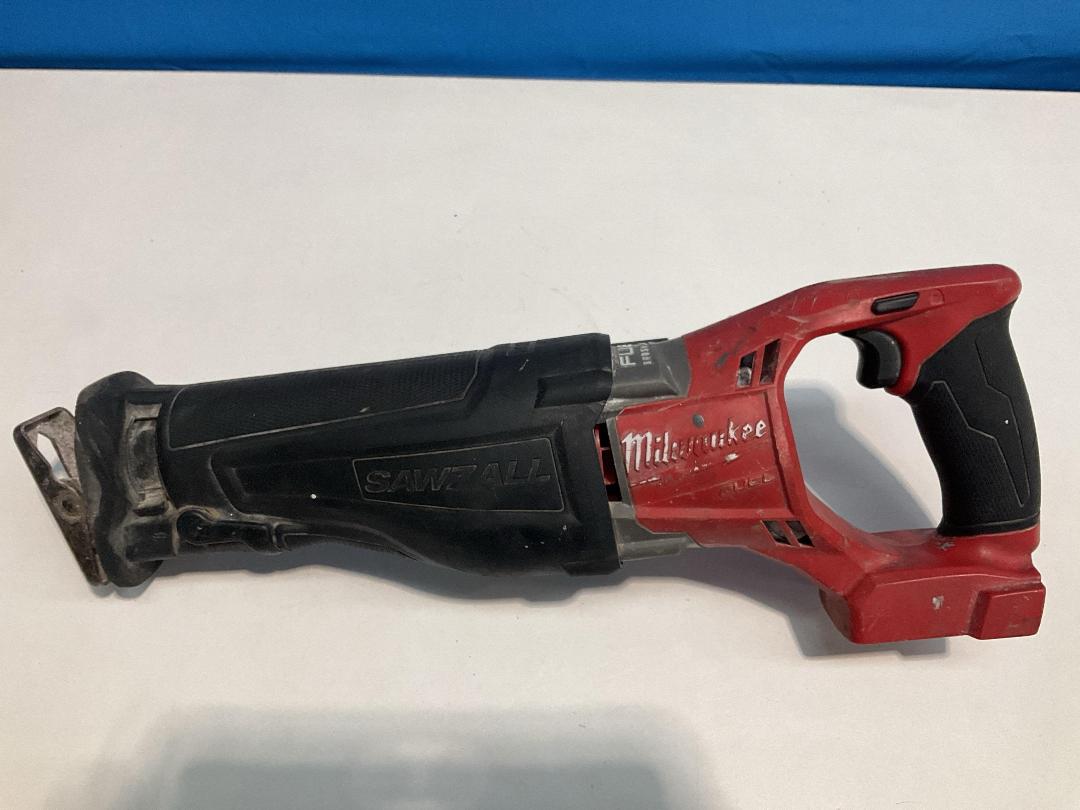Photo '2' of Milwaukee - M18 FUEL SAWZALL Reciprocating Saw (Skin Only)