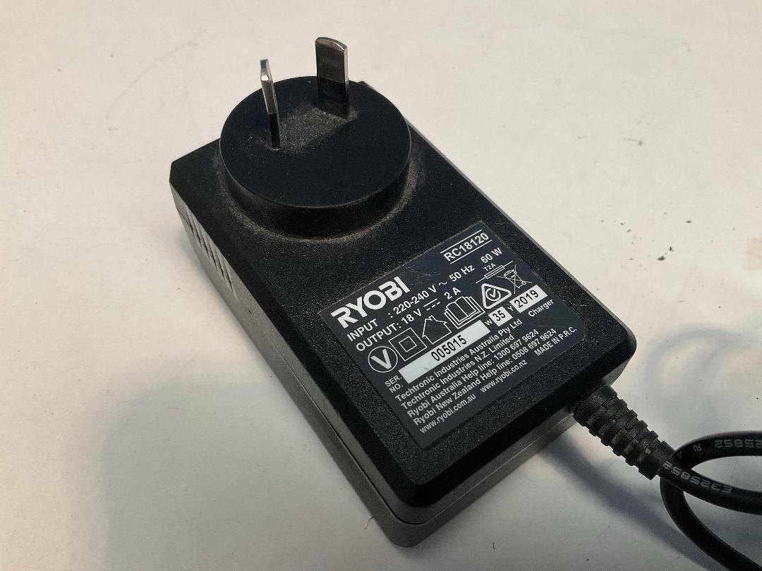 Photo '4' of Ryobi One + -  18V Battery Fast Charger - RC18120