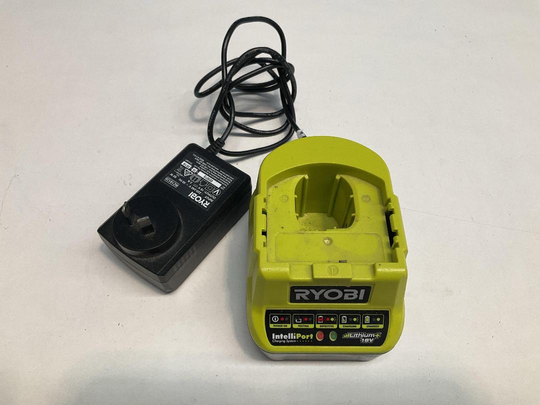 Photo '2' of Ryobi One + -  18V Battery Fast Charger - RC18120