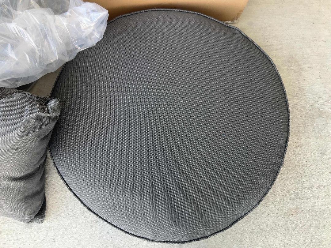 Photo '3' of Nouveau - Siena Collection Outdoor Olefin Cushion Set *NEW* Photo '3' of Nouveau - Siena Collection Outdoor Olefin Cushion Set *NEW*