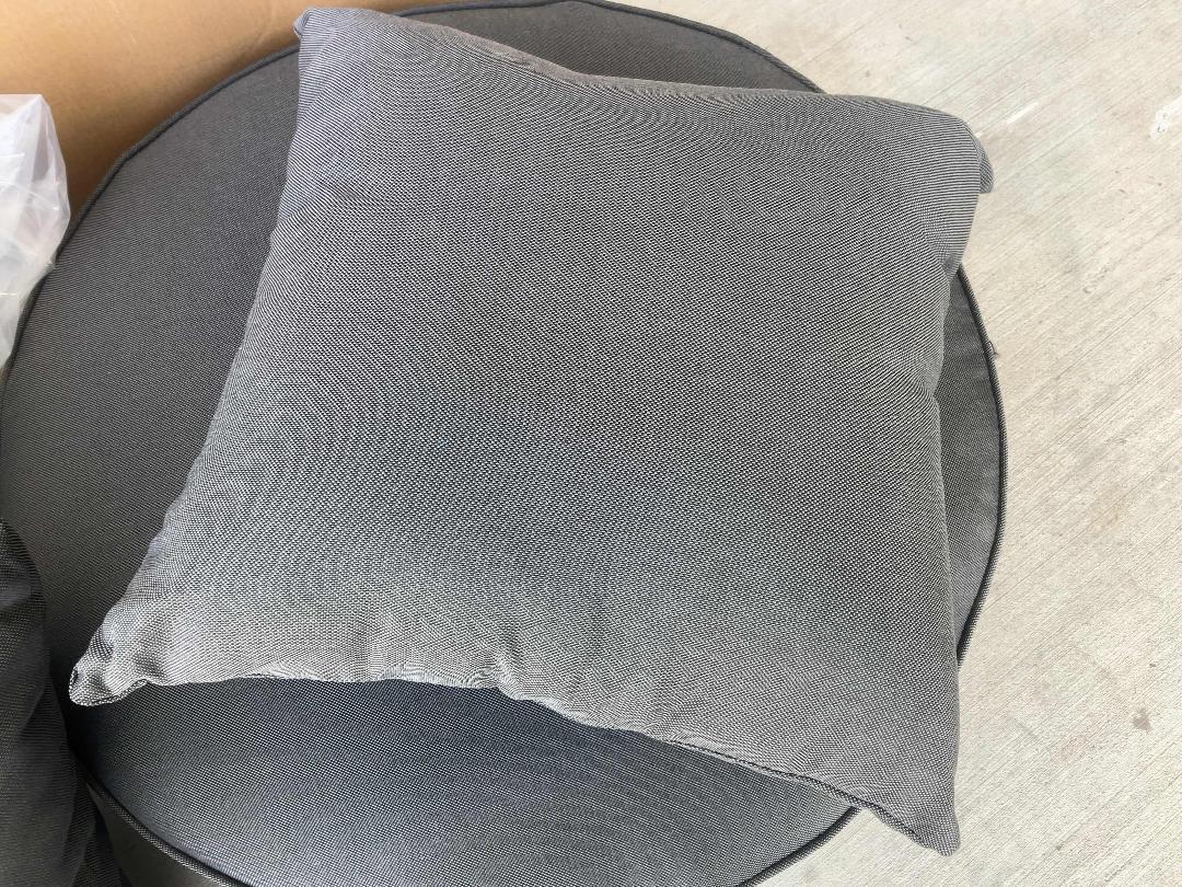 Photo '6' of Nouveau - Siena Collection Outdoor Olefin Cushion Set *NEW* Photo '6' of Nouveau - Siena Collection Outdoor Olefin Cushion Set *NEW*