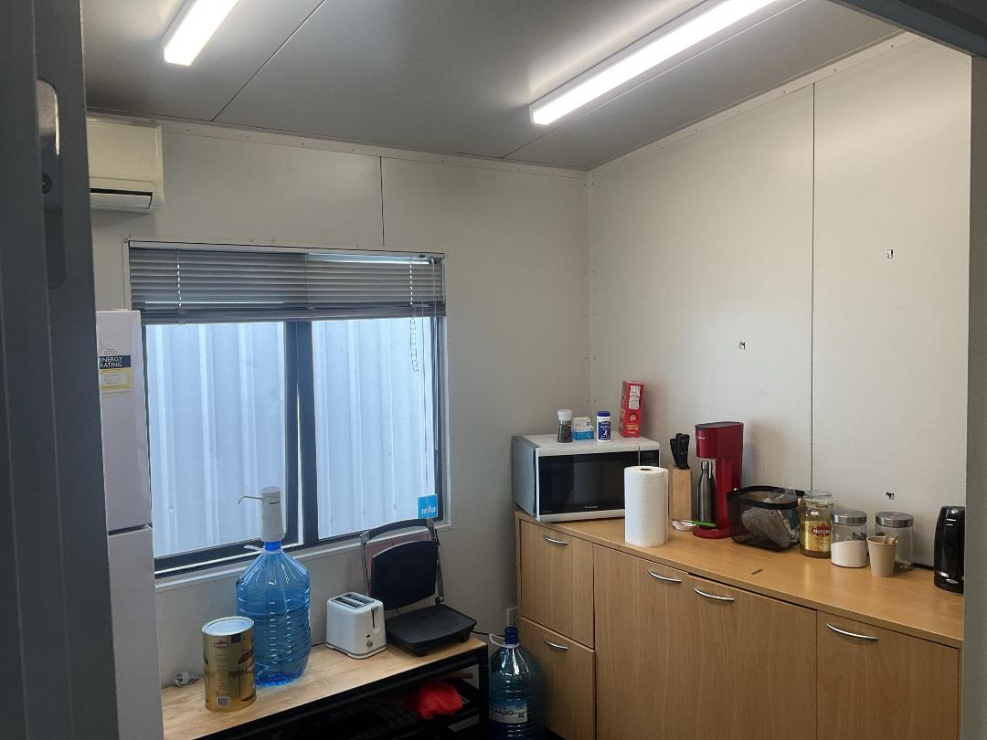 Photo '8' of Large Portacom with AC units