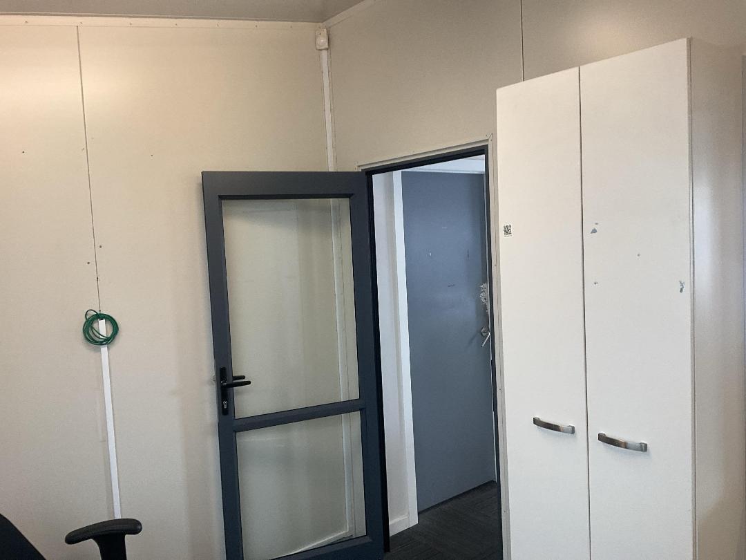 Photo '12' of Large Portacom with AC units