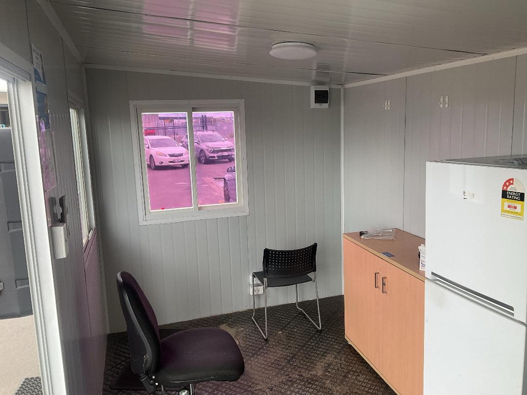 Photo '6' of Small Portacom with AC unit