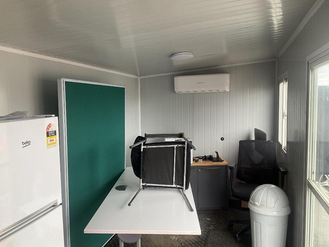 Photo '8' of Small Portacom with AC unit