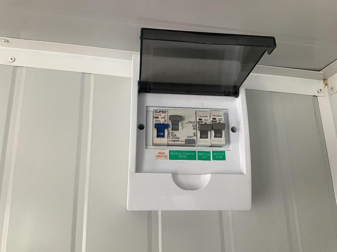 Photo '7' of Small Portacom with AC unit