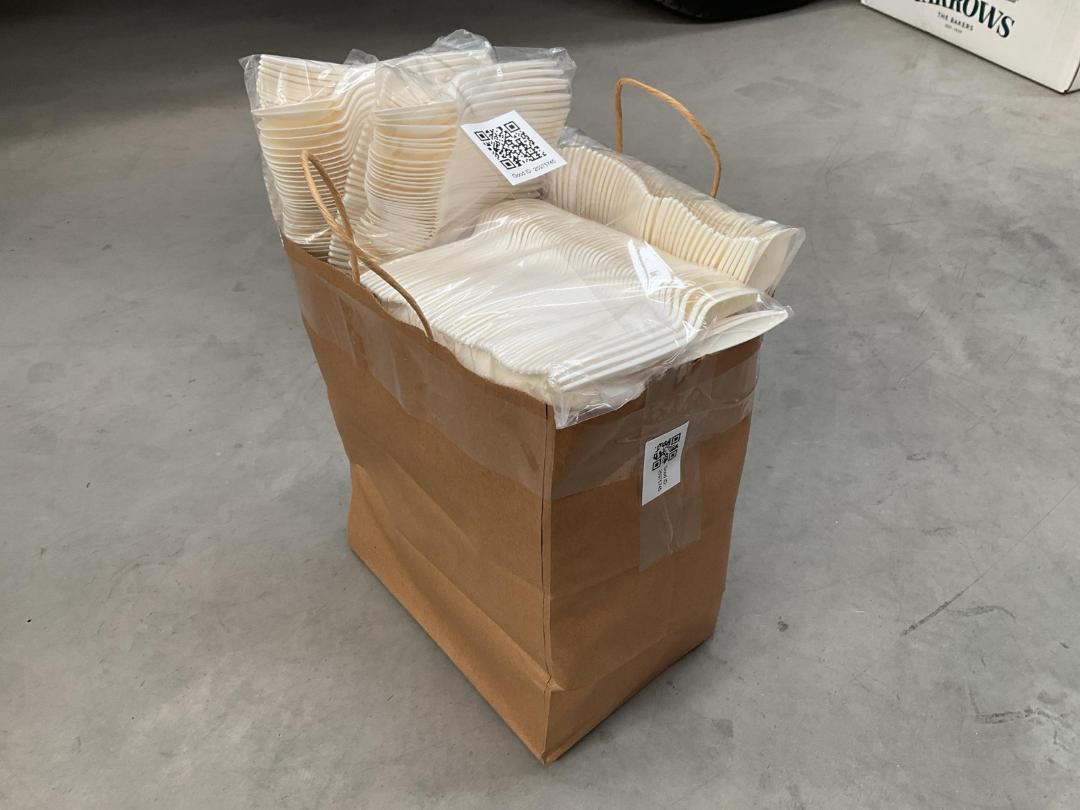 Photo '4' of Plastic Spoons 140mm (1300pce) Photo '4' of Plastic Spoons 140mm (1300pce)