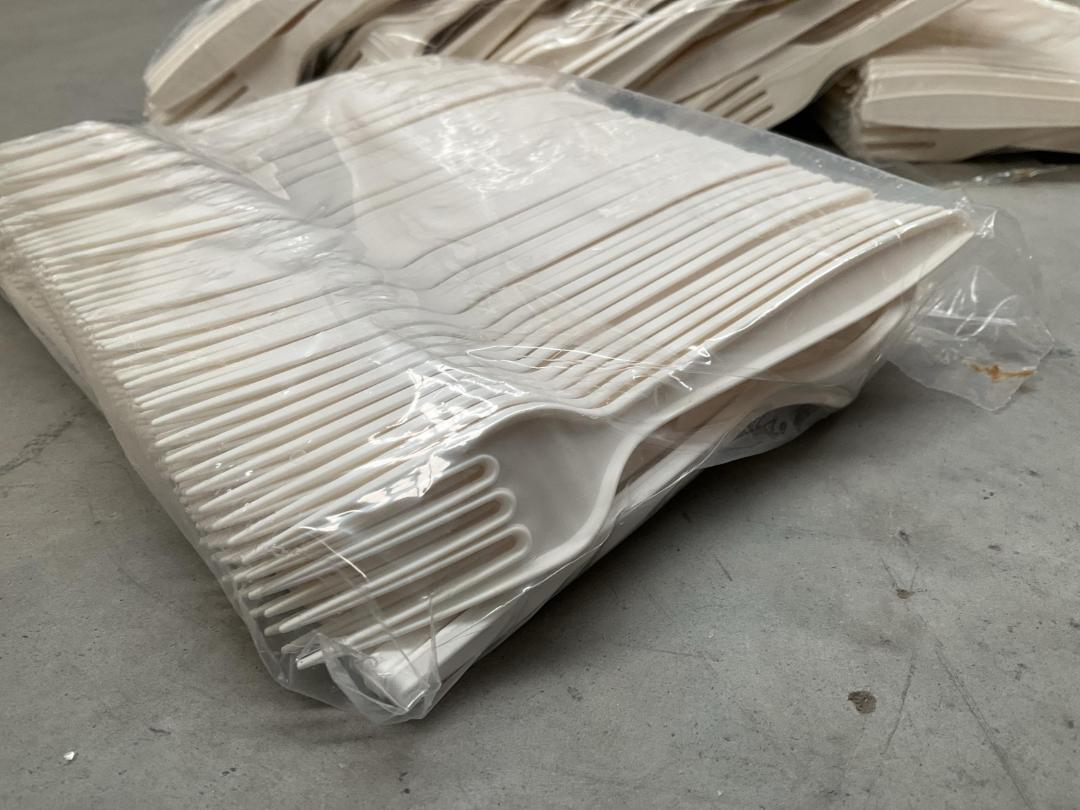 Photo '4' of Plastic Forks 160mm (600pce) Photo '4' of Plastic Forks 160mm (600pce)
