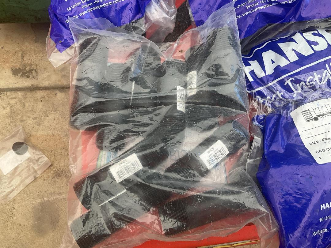 Photo '2' of Hansen Male Hose Tail 40MM/Poly Riser 100MM