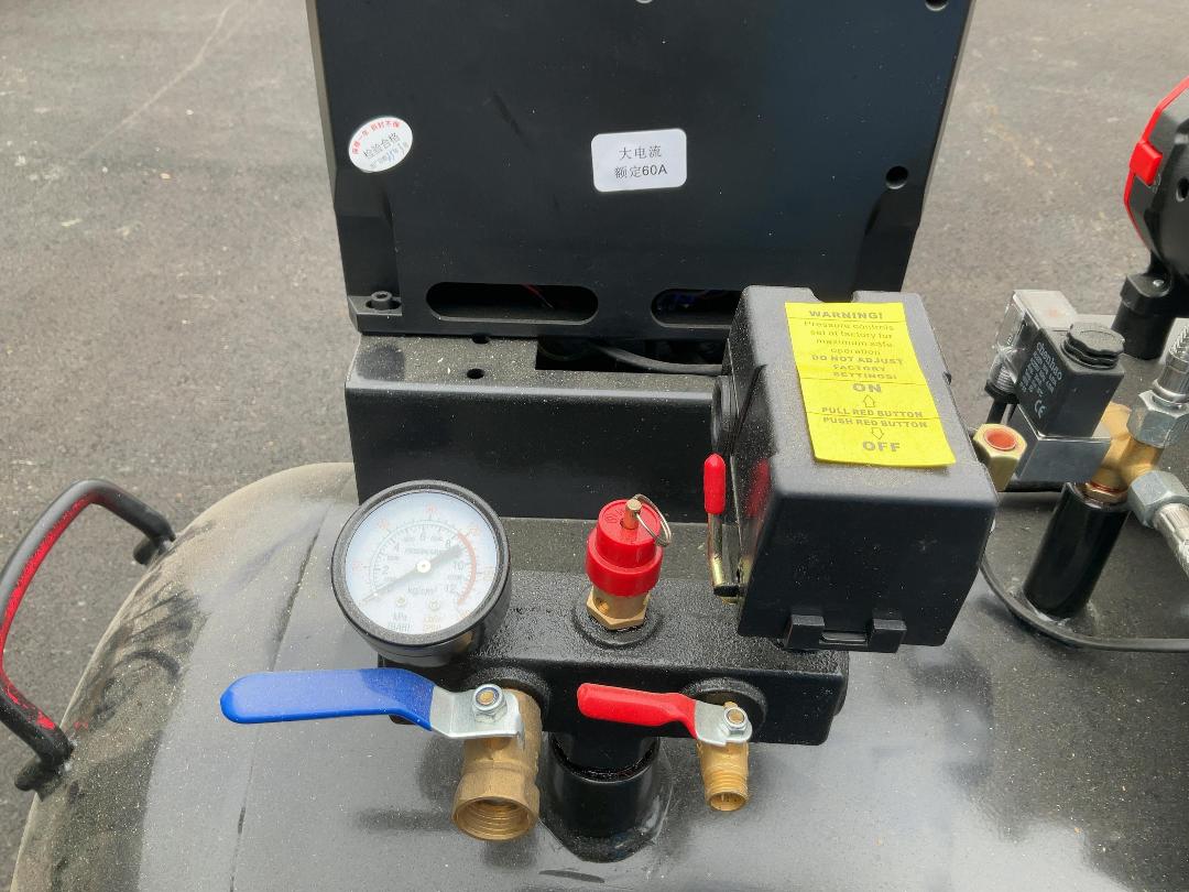 Photo '6' of Air compressor 60A